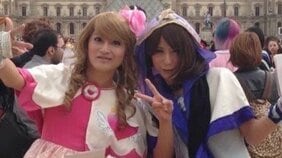 〈桜塚やっくん13回忌〉「墓参りではいつも彼が作詞した曲をかけるんです」女装家となった元バンドメンバーが語る、やっくんへの想い