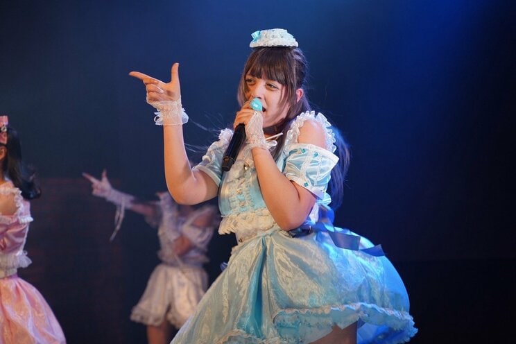 〈体重90キロ→55キロに〉モデル級スタイルで話題の22歳元アイドル…生活苦から35キロ減の壮絶な舞台裏_17