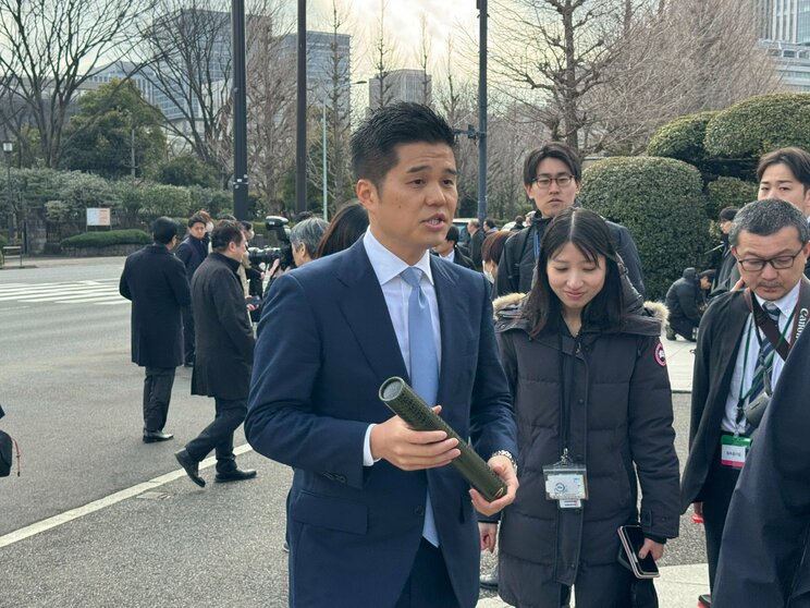 〈衆院・初登院〉「気軽に話せない」高市チルドレンたちには失言予防の箝口令…中道の旧立憲・泉氏は「暗雲が立ちこめたスタート」_15