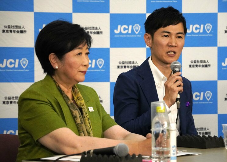 石丸氏のツッコミに不快感を隠さない小池氏