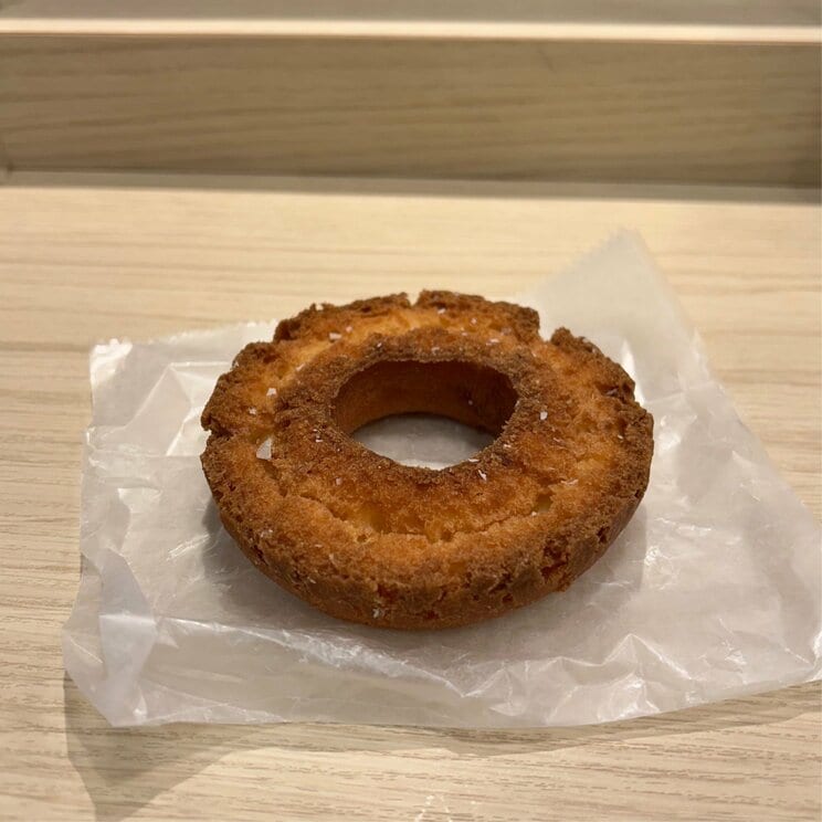 ミスタードーナツの「オールドファッション」（撮影／集英社オンライン編集部）