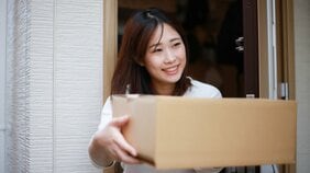 〈置き配促進〉「絶対嫌だ」「なんで税金で?」配達員の“オートロック解錠”にSNSでは怒りの声 防犯専門家が危惧する犯罪リスク