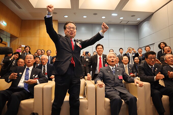 「世耕氏を道連れ」「息子の世襲を画策」自民ナンバー2まで上り詰めた二階氏“電撃不出馬”の真の狙いは？ 権力に貪欲、10年ごとに転機を迎えた40年の議員生活_8