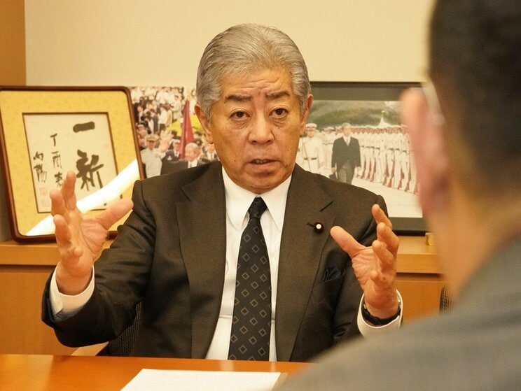 12月18日、インタビューで話す岩屋毅前外相（撮影／集英社オンライン）