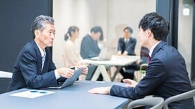 若手が育っていないと感じる管理職は8割、でも…過ごしてきた環境の違いが上司と若手のわかりあえなさを生んだに過ぎないという事実