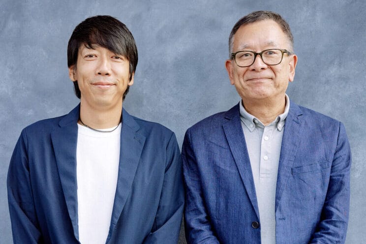 連載の最後は、師とあおぐ村井さんとの２ショットで。