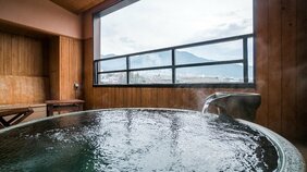 疲労回復にと温泉旅やサウナでととのえるのは間違い【疲労の医学博士に聞く】