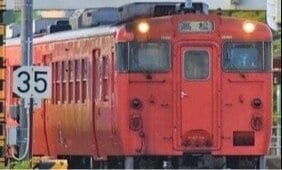 〈撮り鉄に車で急バック〉「ビビらせてやろうと思っただけ」殺人未遂容疑で55歳男逮捕…1200万回再生された“踏切トラブル”の一部始終