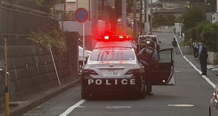現場付近のパトカー（撮影／集英社オンライン）
