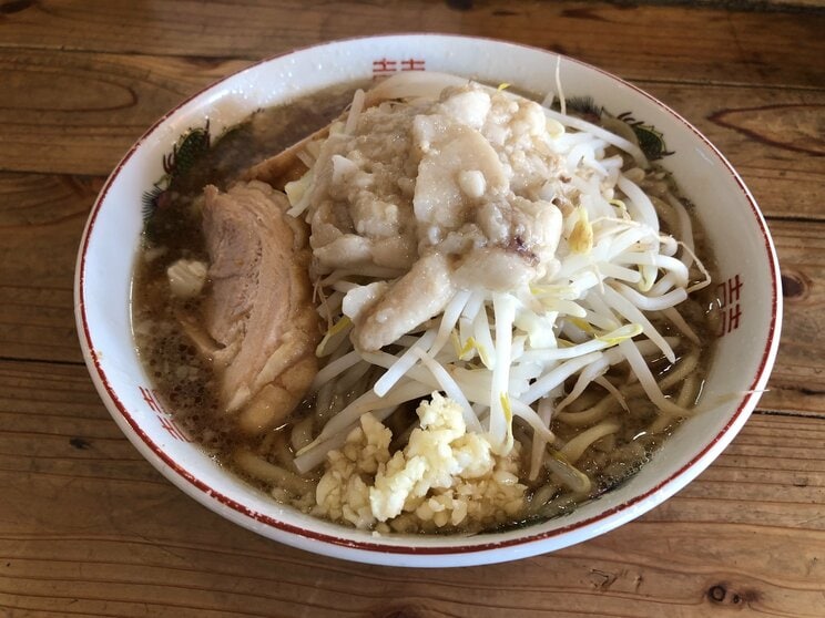 「神豚」の小ラーメン