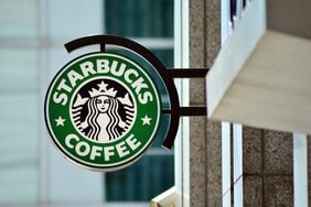 王者・スターバックス成長神話崩壊の足音…中国での苦戦と北米の難易度の高いカフェチェーン店舗運営に対応しきれるか?