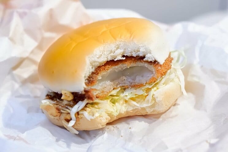 マクドナルドの冬の定番メニュー「グラコロ」。季節メニューも恒例となっている（写真／shutterstock）