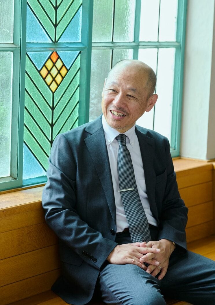 さとう・けんいち ◉ 68年山形県生まれ。93年『ジャガーになった男』で第6回小説すばる新人賞を受賞しデビュー。99年『王妃の離婚』で直木賞を、14年『小説フランス革命』で毎日出版文化賞特別賞を、20年『ナポレオン』で司馬遼太郎賞を、23年『チャンバラ』で、中央公論文芸賞を受賞。小説に『ハンニバル戦争』『最終飛行』『釣り侍』、ノンフィクション・随筆に『英仏百年戦争』『よくわかる一神教』『王の綽名』など著書多数。