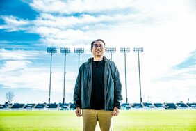 岡田武史会長のFC今治がJ2昇格「スタジアムを中心に新しいコミュニティをつくり社会を変えたい」