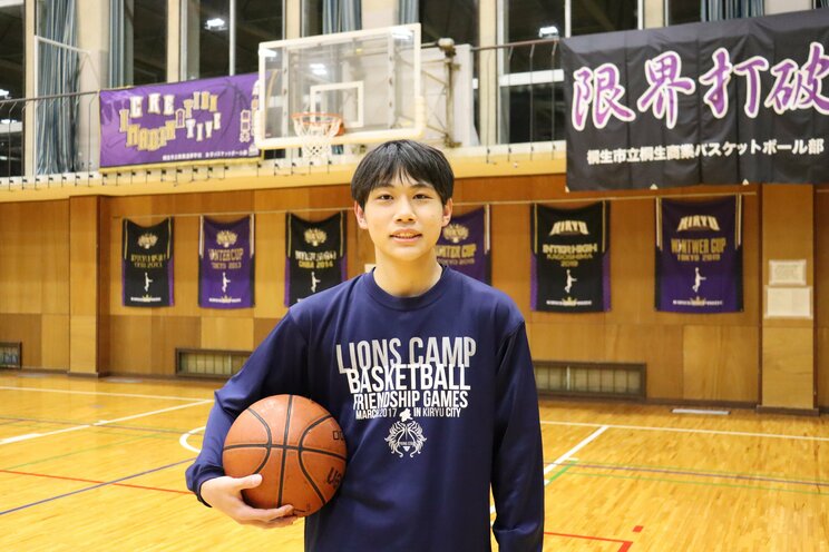 監督は能代工・田臥勇太の一学年上のマネージャー。強豪・桐生市立商で唯一の男子バスケ部員が、女子に混じって練習を続ける理由_7