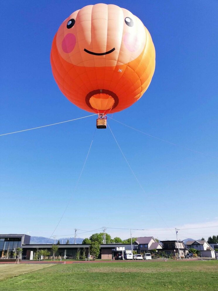 熱気球が浮かぶ風景は上士幌町のシンボル