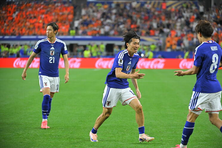 「ソックス短すぎだろ」「ルール的にOK？」日本代表・中村敬斗の足元に注目集まる…本人が明かした意外な理由とプロの工夫_9