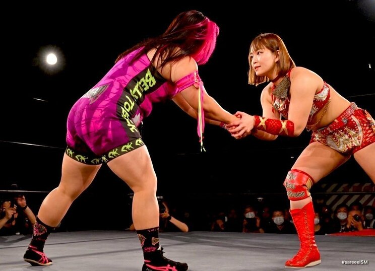 日本復帰戦で橋本千紘と対戦した際のSareee　©Sareee-ISM