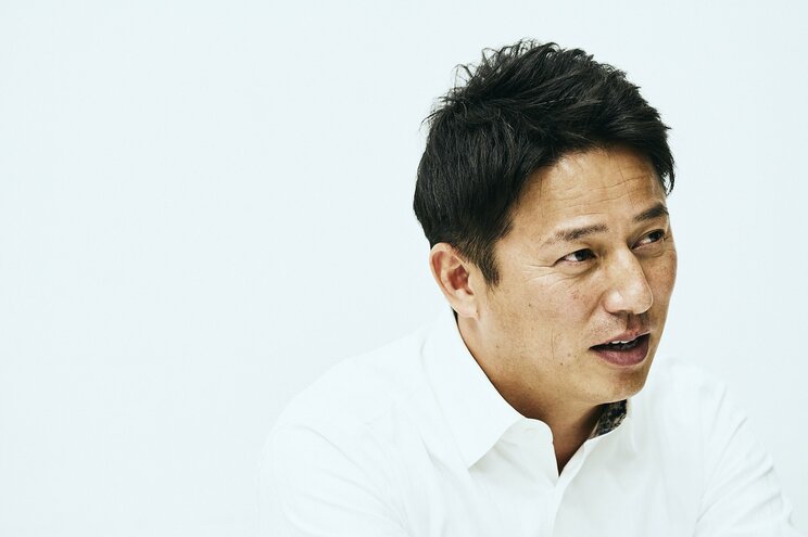 平石洋介氏。1980年4月23日生まれ。大分県出身。PL学園から同志社大学、トヨタ自動車を経て、2004年ドラフト7位で東北楽天に入団。11年限りで引退後は同球団でコーチ、二軍監督、監督を歴任。20年から2年間は福岡ソフトバンクのコーチ、22年は西武の打撃コーチとなり、23年に埼玉西武のヘッドコーチに就任。24年限りで退団した。（写真／杉田裕一）