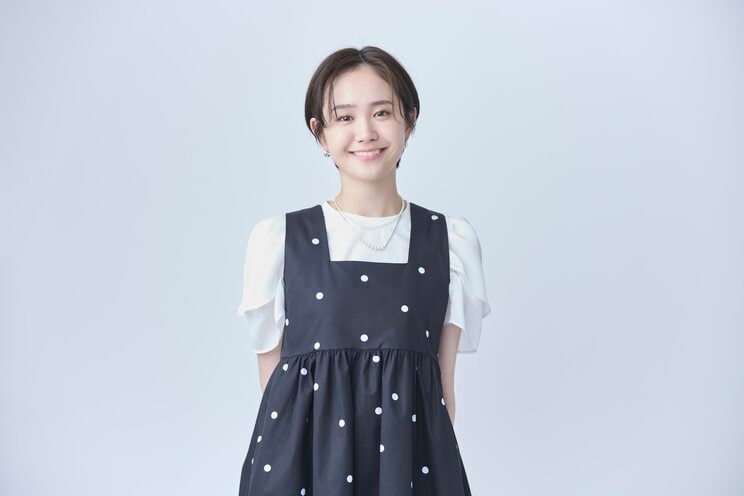 インタビュー中もにこやかだった尾碕真花　撮影／廣瀬靖士