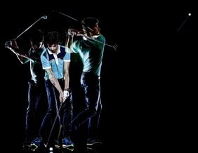 ゴルフにおけるスライスの根本治療には「背中の面の意識」が必要! 適正なスイング軌道を作るボディターンのコツ