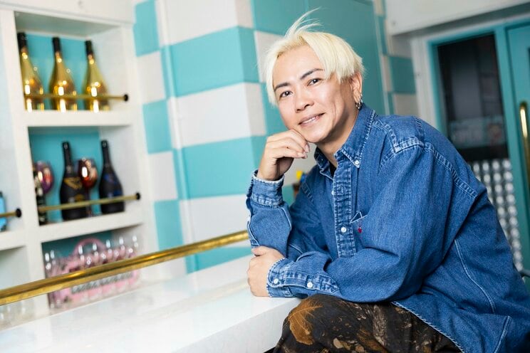 新しくオープンしたハワイアンカフェはこだわりの内装だった　撮影／矢島泰輔