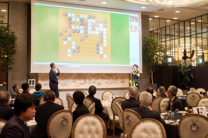 プロ棋士による大盤解説