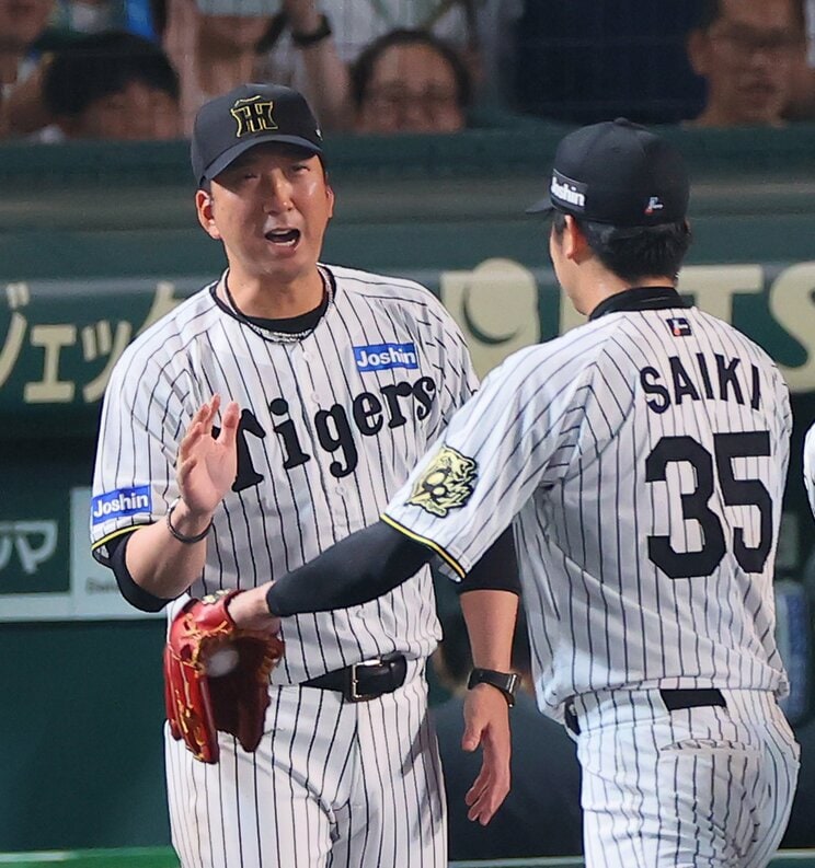 長いタイガースの歴史の中でも、“就任１年目”での優勝は史上初の快挙（写真/共同通信社）