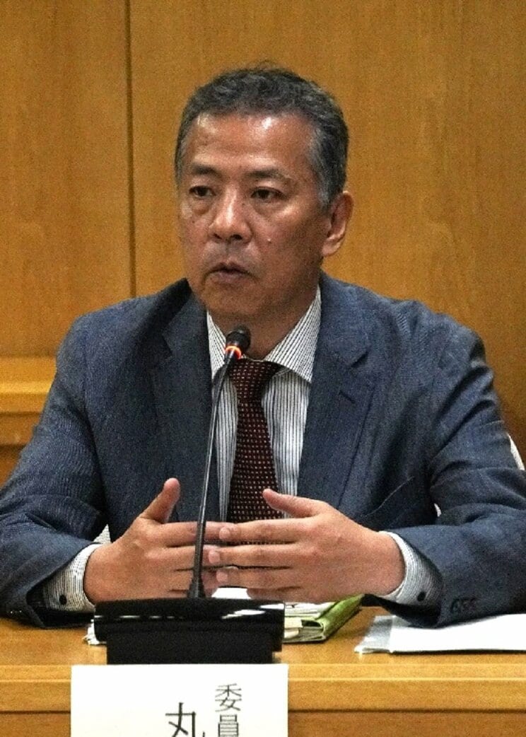 会見で話す丸尾県議（撮影/集英社オンライン）