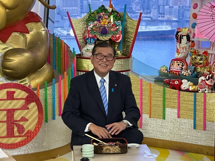 2024年の大晦日には、フジテレビ系の『大みそか列島縦断LIVE 景気満開テレビ2024』に出演していた石破氏（本人公式Xより）