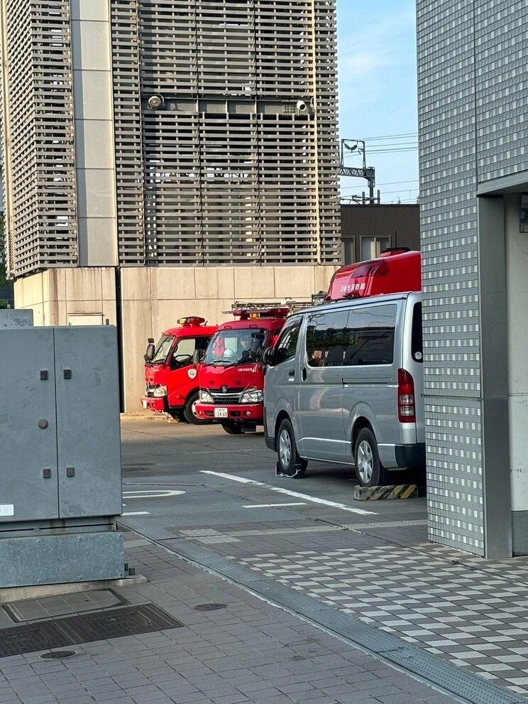 〈“史上最大級”台風7号襲来〉武蔵小杉タワマン、今回は大丈夫か？ 5年前は浸水で電気、水道、エレベーター機能が停止。住人は「バカねぇ！ 汚水タワマンなんてマスコミのデマよ！」_14