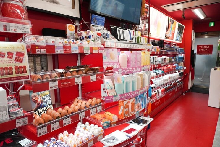 「明治書店 池袋店」内の「TENGA SHOP」の様子