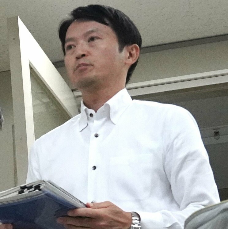 〈兵庫県庁、2人目の自死を公表〉「弔慰金集めを“牛タン倶楽部”が妨害」なぜ阪神・オリックス優勝パレード担当課長の死は徹底隠蔽されたのか？_13