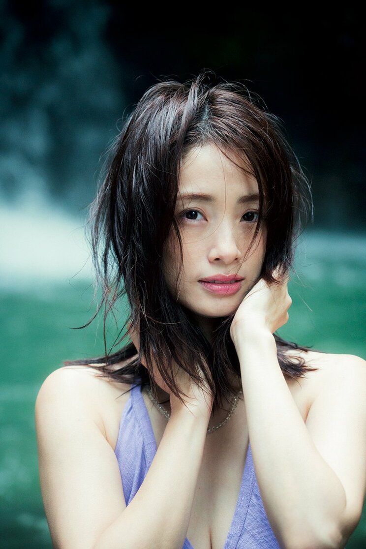 写真集『Midday Reverie』より　撮影／川島小鳥