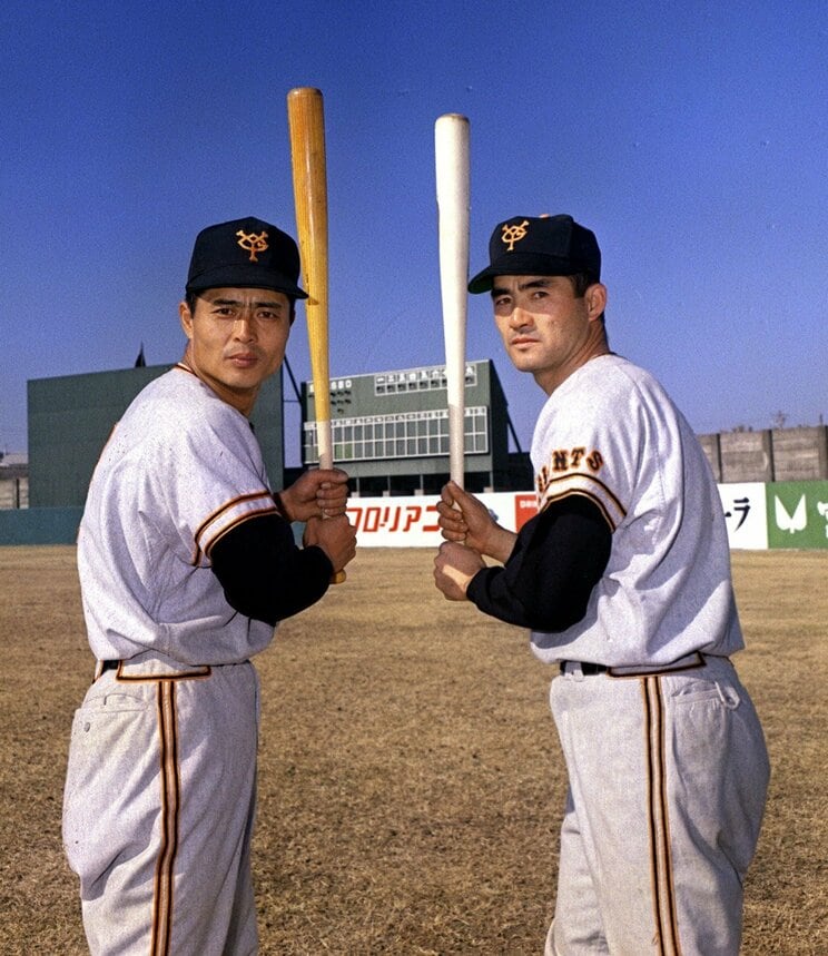 王貞治（左）と長嶋茂雄（右）＝１９７０年２月、宮崎県営球場　写真／共同通信