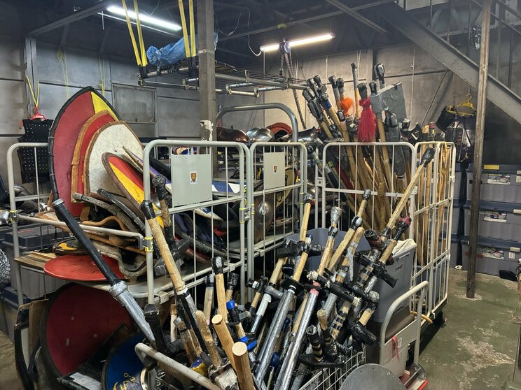  30kgの鎧を着て、剣で殴り合う“過激すぎるスポーツ”の正体「死んでいない間は戦い続ける」_19