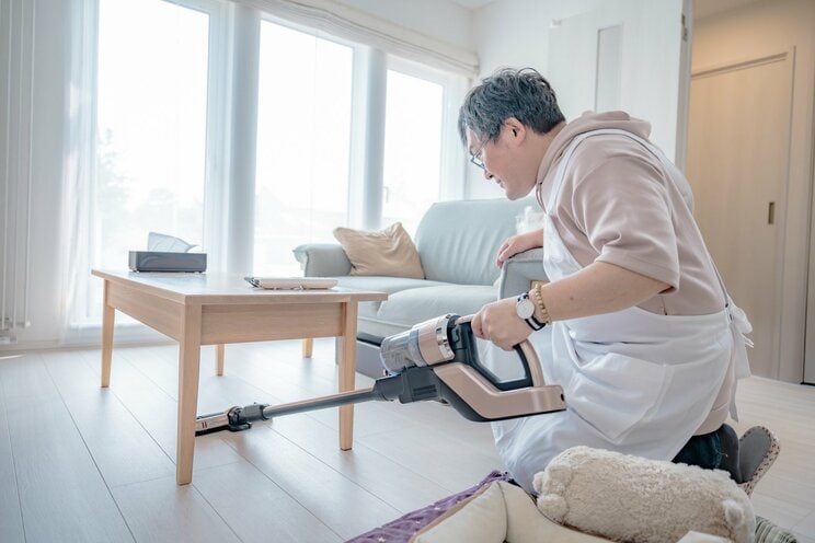 中年の一人暮らし　※写真はイメージです（写真／PhotoAC）