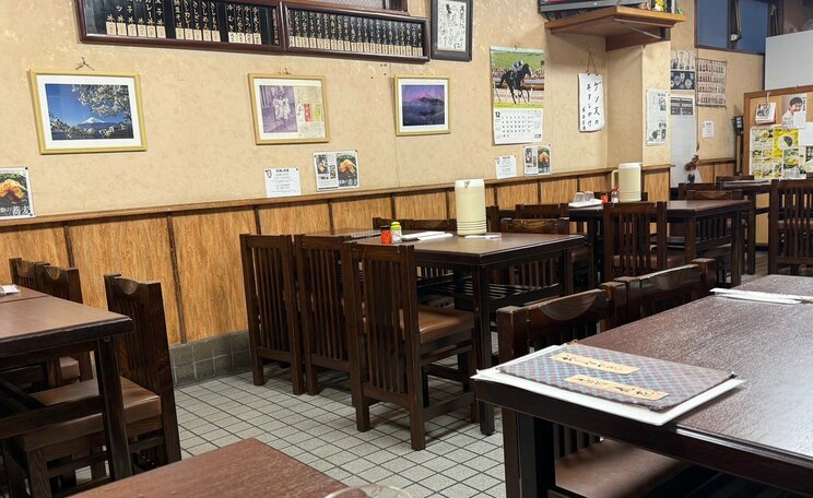 取材した某そば屋の店内（撮影／集英社オンライン）