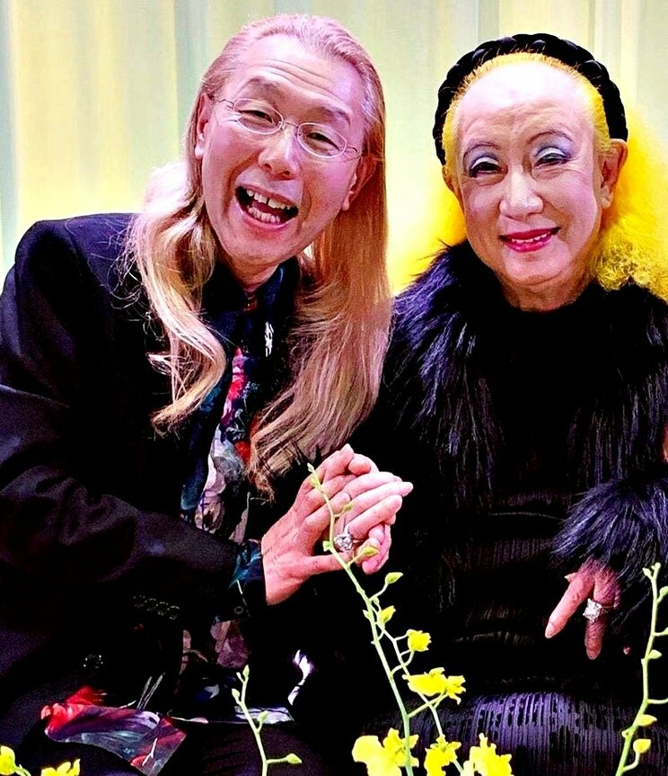 《美輪明宏さん死去》「世の中の不条理と戦ってゆく同志のような存在…」“一番の追っかけ”“第2の母”と慕う假屋崎省吾さんが追悼「私の心の中には、ぽっかり大きな穴があいた」_10