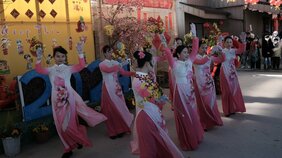 ベトナム人300人が集結! ベトナム旧正月「テト」が埼玉県越谷市で祝われていた