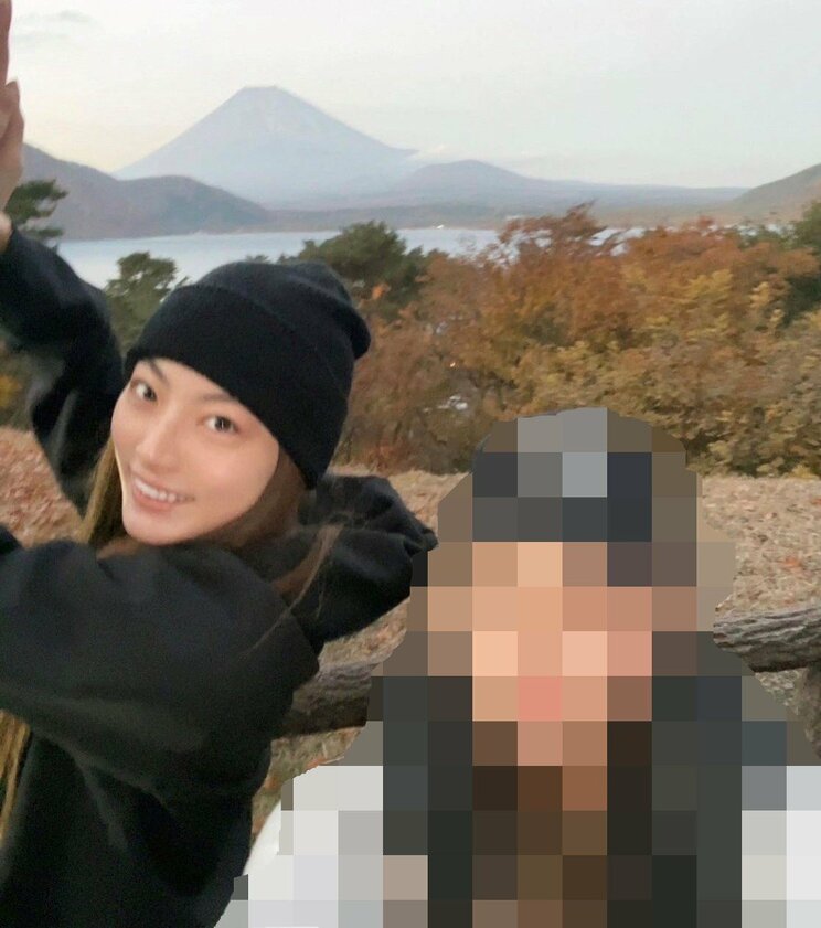 キャンプ場ではしゃぐ伊藤容疑者（本人Instagramより）