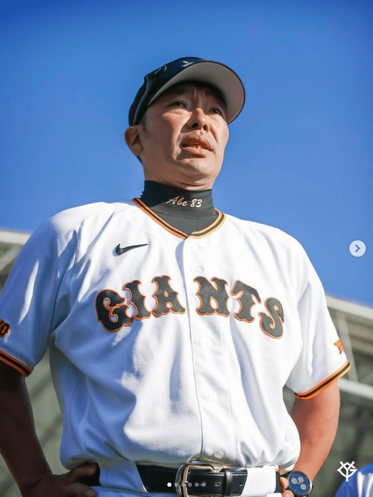 契約最終年の阿部慎之助監督（写真／読売ジャイアンツ公式インスタグラムより）。「振り回すのはいつでも代えられる外国人に任せておけばいい」（江本氏）