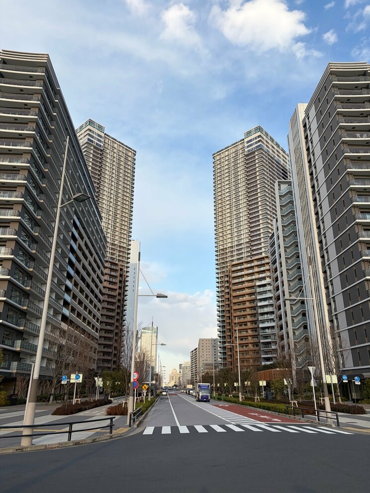 最高倍率が640倍になった部屋もある晴海フラッグのタワー棟（撮影／集英社オンライン）