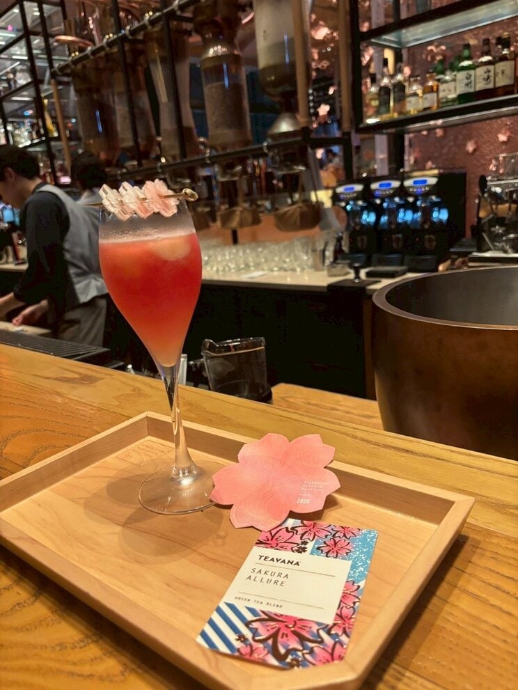 外国人にも人気の限定カクテル（読者提供）