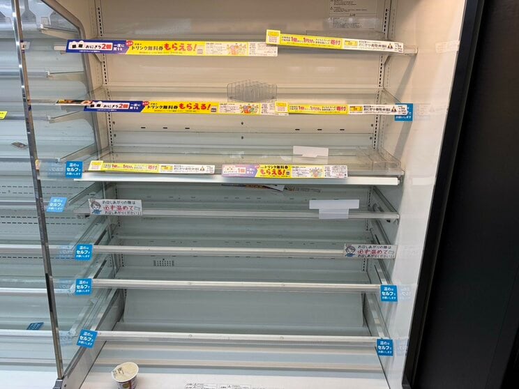 イオンモール付近のコンビニ店（撮影／集英社オンライン）