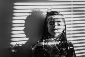 “9日間一睡もしなかった”コカイン最長覚醒記録を持つキース・リチャーズを救った少女…ロックスターのイメージを創った男が無実になった日