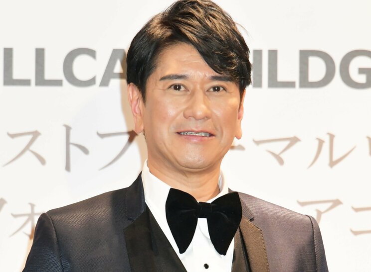 現在の川﨑麻世(写真/共同通信社)