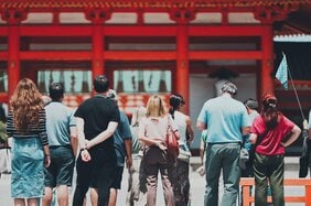 インバウンドへの「二重価格」導入がもたらす思わぬデメリット。「制度浸透で物価上昇が加速する」は本当か?