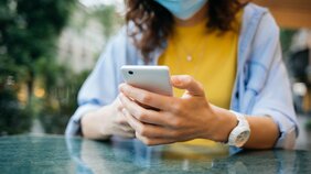 息子の携帯を勝手に見て、好きな子とのメールを読む…学歴コンプを抱えたの公務員毒親に高圧的支配のもと育てられた詐欺容疑者の末路