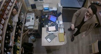 ライバル店に入り“威嚇”をする関根容疑者